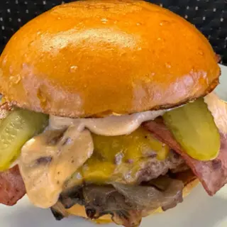 Menu BBQ Burger Com Batata Frita é Bebida