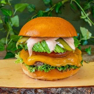 Menu Juicy Cheeseburger Com Batata Frita é Bebida