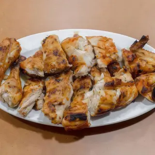 Frango Assado Inteiro Com Molho