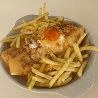 Cachorro especial com molho de francesinha