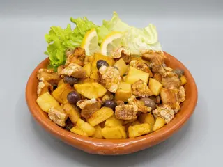 Mandioca Frita com Torresmo