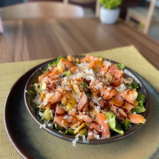 Sadada de salmão fumado e citrinos