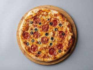 PEPPERONI E ANANAS
