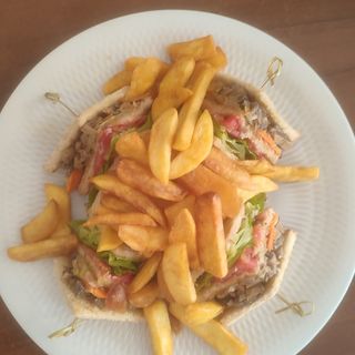 Club Sandwiche Frango e batatas fritas 