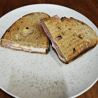 Tosta Mista em Pão do Campo ( Massa mãe)