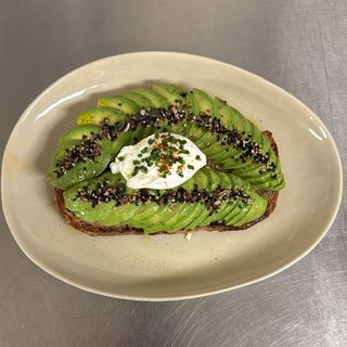 Tosta de Abacate (Avocado toast )