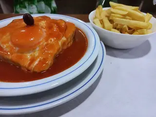 Francesinha à Barrete Verde