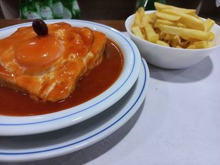 Francesinha à Barrete Verde