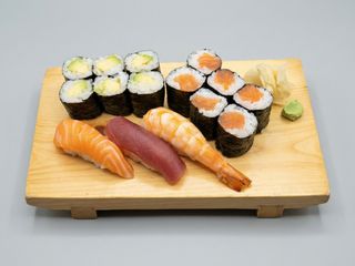 22.Maki Nigiri Mix 15 peças