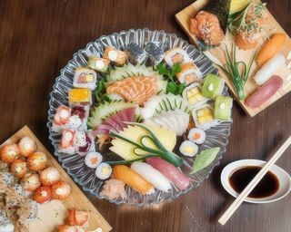Combinado de Sushi Mix & Sashimi 56 Peças