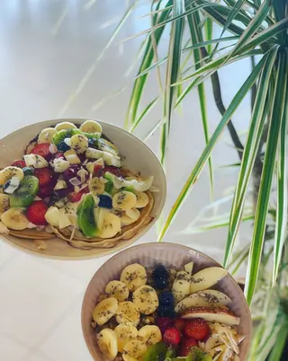 Iogurte c/ Granola e frutas