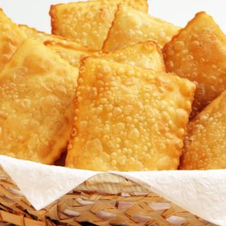 Pastel de Frango, Queijo Creme e Queijo