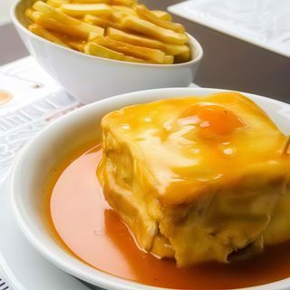 Francesinha novidade bifana 