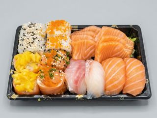 t44. sushi mistos e sashimi