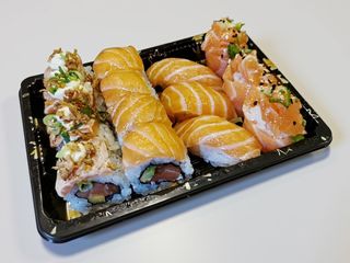 T51-sushi salmao misto