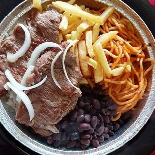 Prato cheio a moda brasileira - Costeleta acebolada