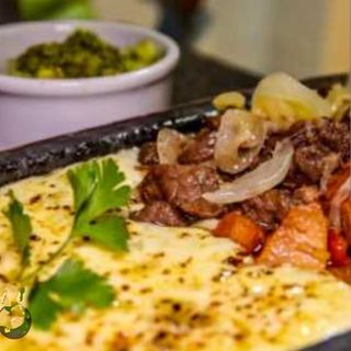 Pirão de aipim e carne