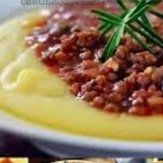 Angu baiano e picadinhos de carne