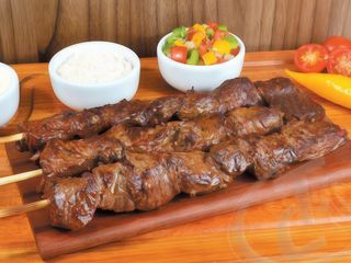 ESPETINHO DE ALCATRA GRELHADO