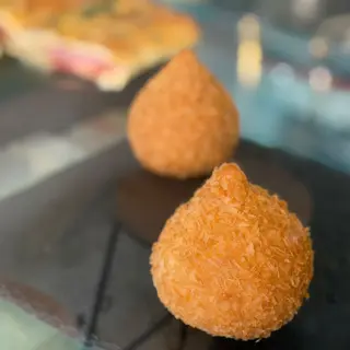 Coxinha de frango com queijo G