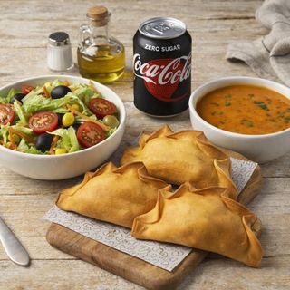 3 Muns + Bebida + Sopa ou Salada