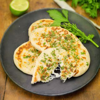 Coriander garlic cheese naan