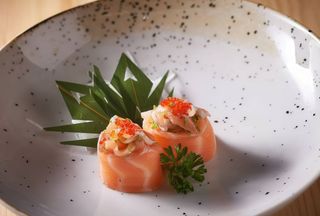 Gunkan de Salmão
