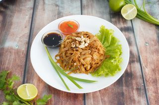Pad Thai com Frango
