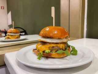 Lx special cheeseburger