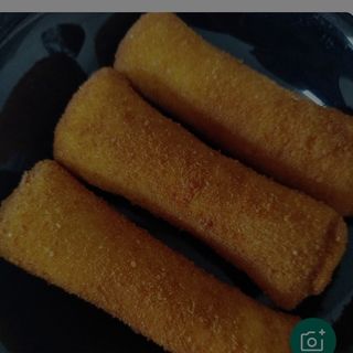 Enroladinho de queijo e fiambre