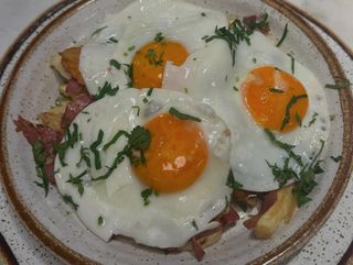 Ovos Rotos com Camarão