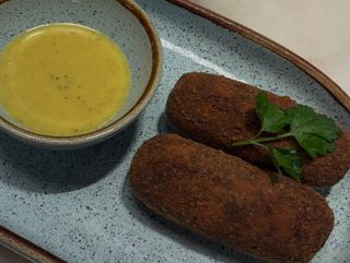 Croquetes c/Molho Mostarda e Mel