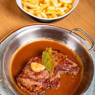 Bife à Farol com Molho Cervejeira