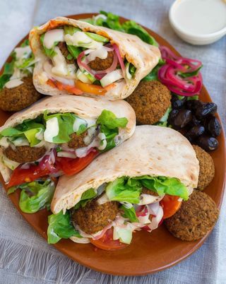 Falafel Sandwich / Sanduíche de Falafel