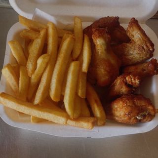 Kit asinhas de frango com batata frita