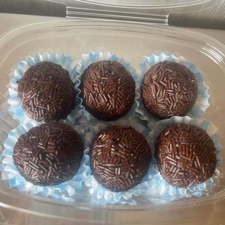 Kit 6 brigadeiros tradicional 