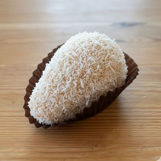 Coxinha de morango coco