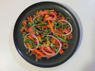 Amigos Pan Fried Chicken Tikka With Naan