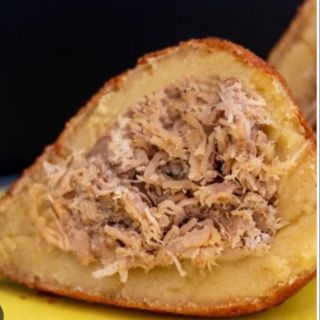 Coxinha de pernil suíno