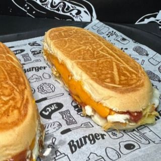 Calabresa com cheddar