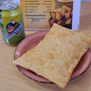 Pastel de feira de queijo com fiambre