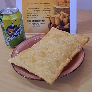 Pastel de feira de queijo com ou sem orégano