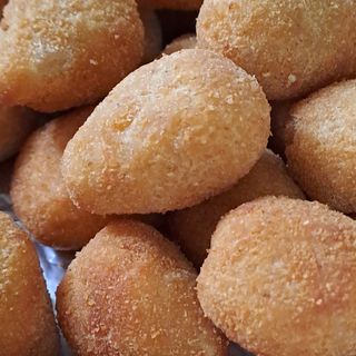 Combo festa 100 coxinhas de frango  artesanal 