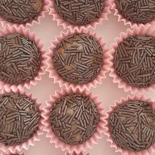 Combo 50 brigadeiros variados 