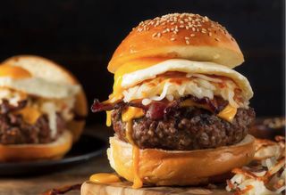 Burger com Ovo, Bacon e Queijo