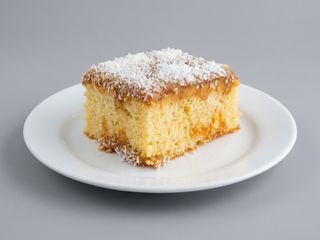 Bolo Gelado de Coco e Doce de Leite