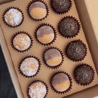 12 brigadeiros tradicionais