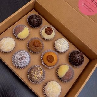 12 brigadeiros especiais