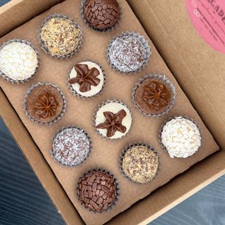 12 brigadeiros especiais