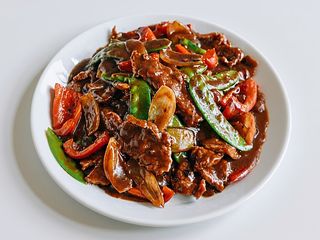 Beef with vegetables &black beans sauce 